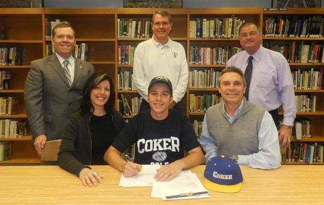 Men’s Golf Signs Greenplate to 2014-15 Class