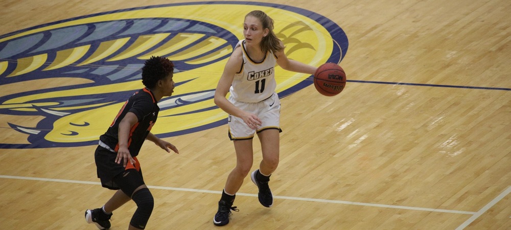 Keesling and Joyner Score in Double Figures in Tight Loss to No. 24 Catawba