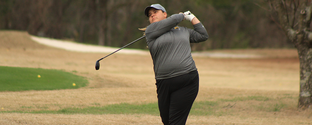 Women’s Golf Finishes Day One of Lady Bearcat Classic