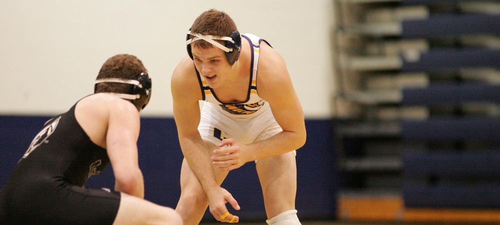Wrestling Wraps Up Competition at Newberry Duals