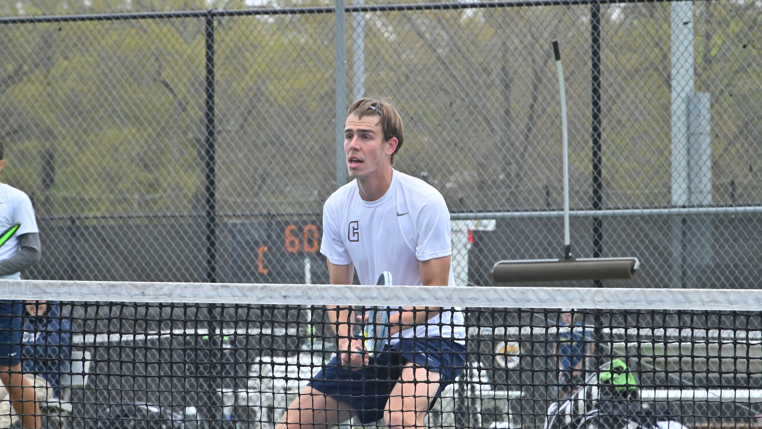 Men’s Tennis Drop a Close One on the Road