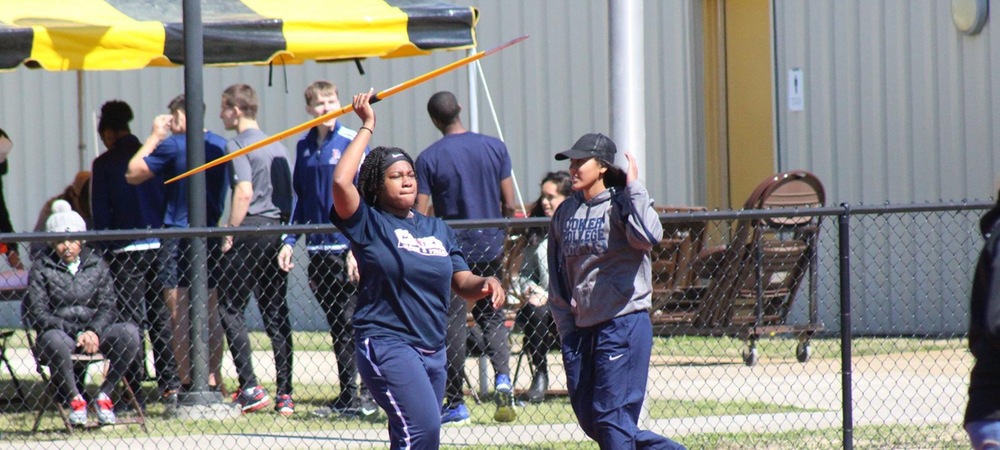McMichael Brings Home a New Coker Hammer Throw Record