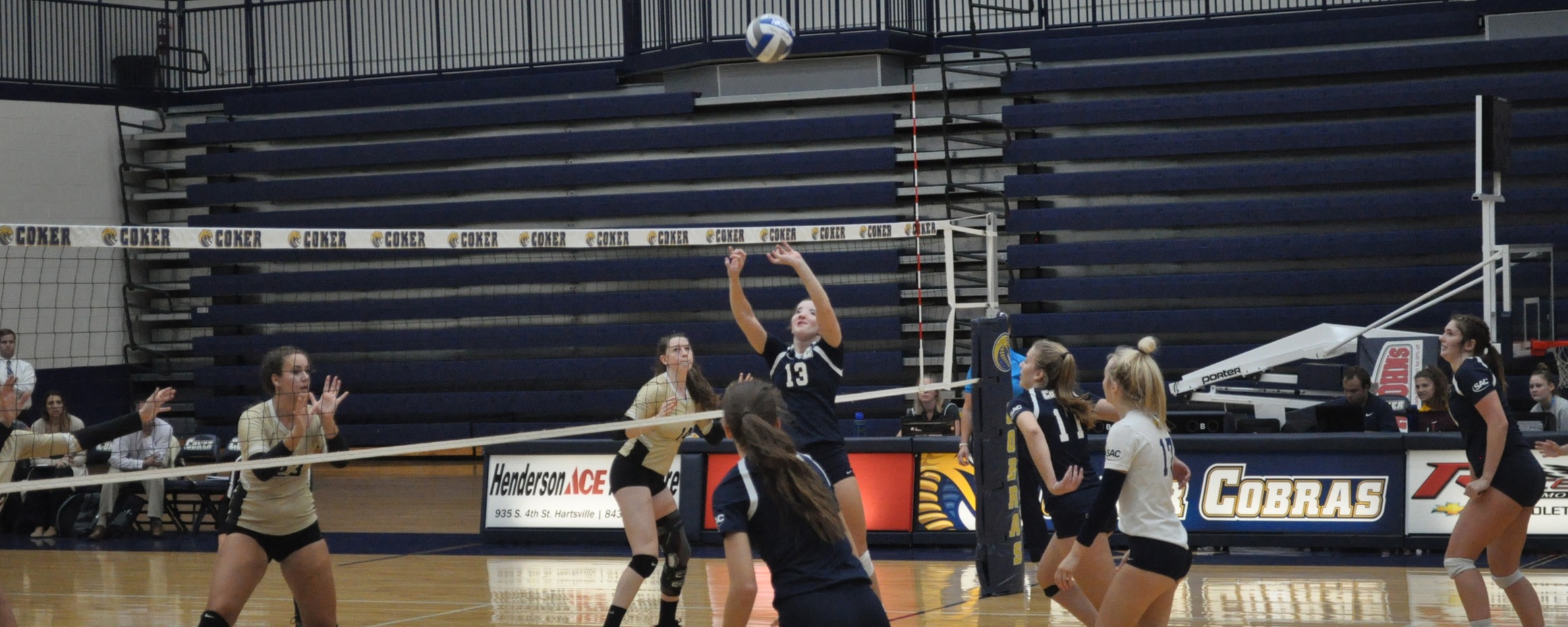 Volleyball Drops Conference Contest to Queens (N.C.) on Saturday
