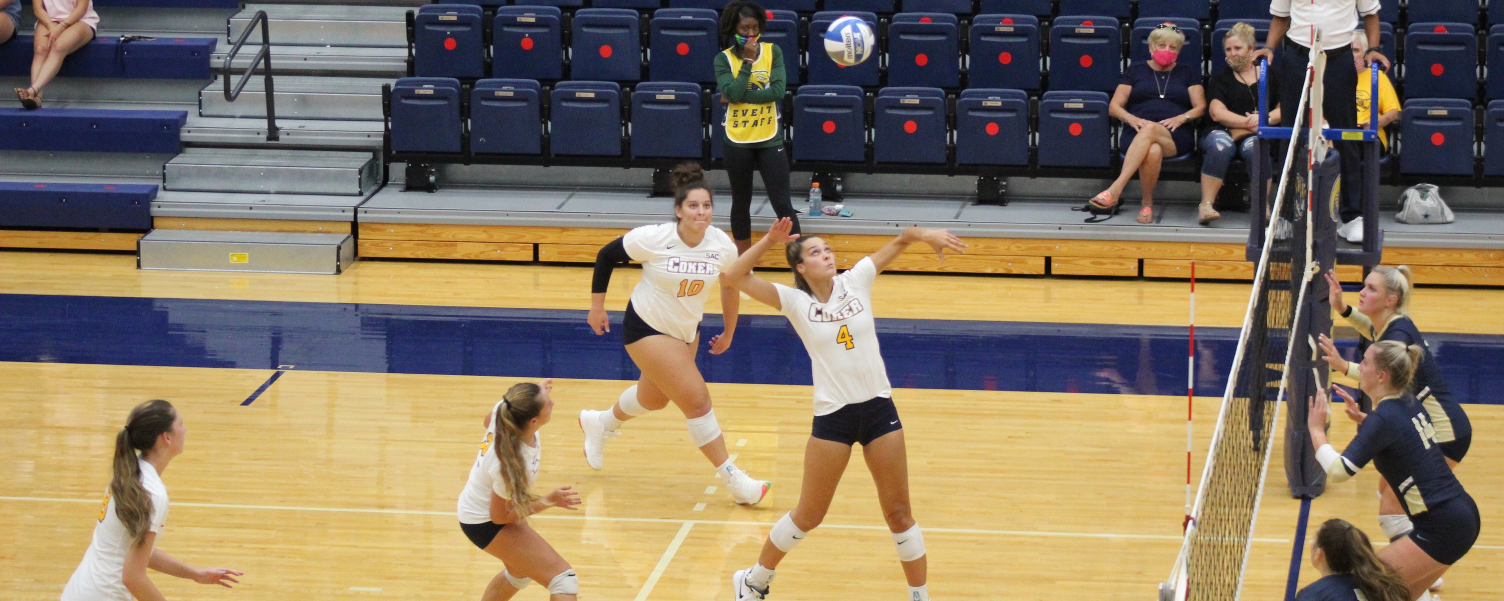 Cobras Top Emory & Henry in Five Sets Thursday Night