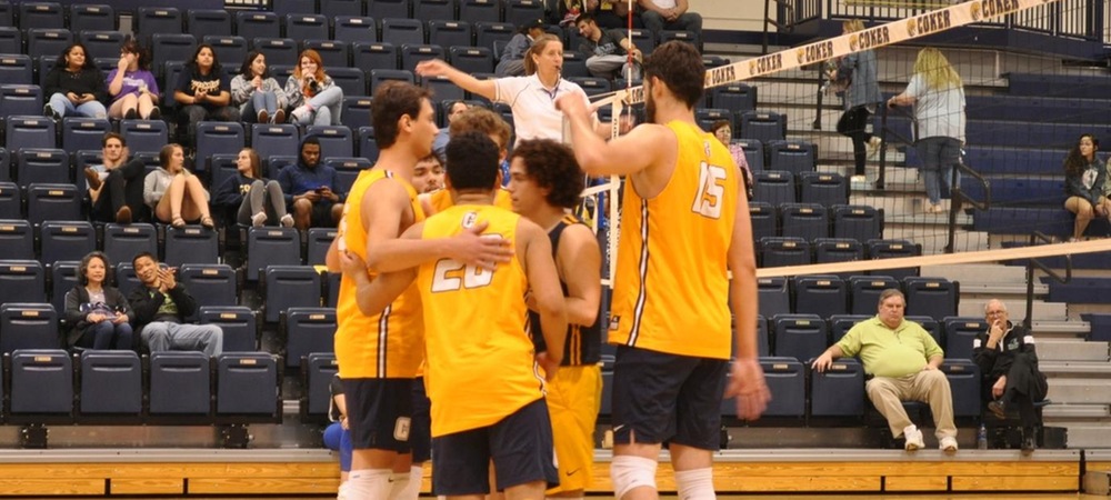 Men's Volleyball Drops Friday Match at Lincoln Memorial