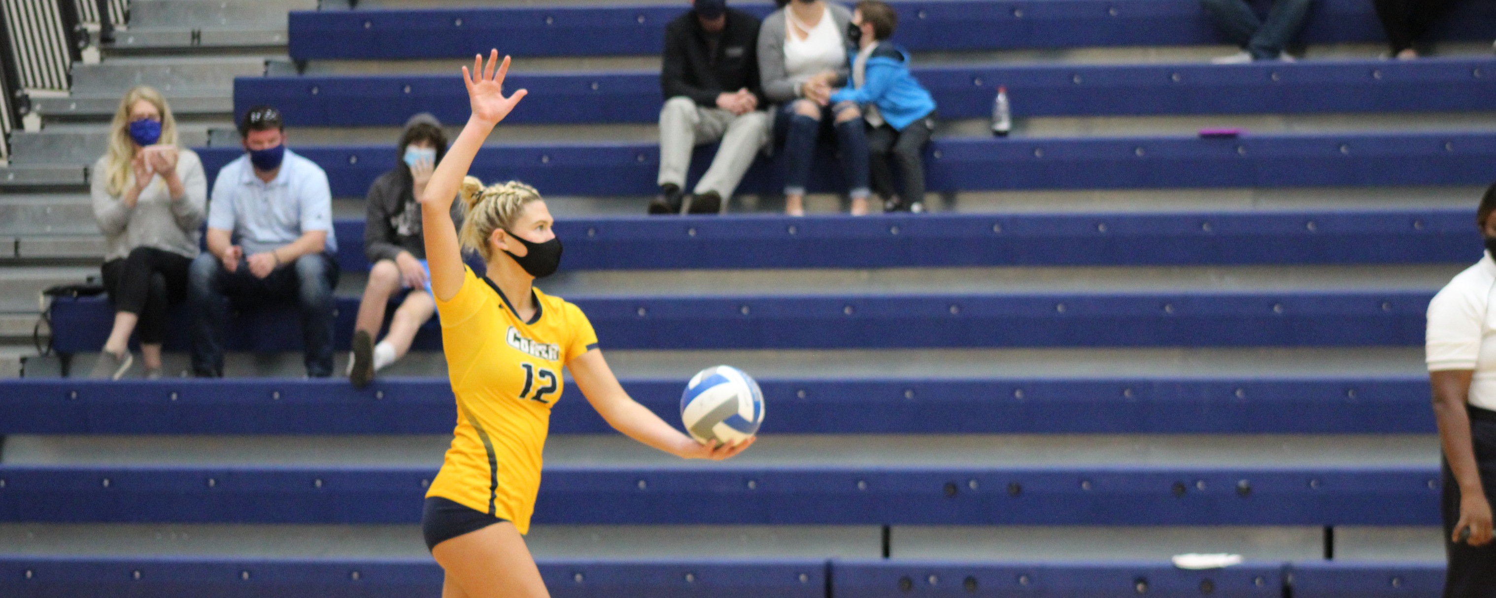Volleyball Splits Day One of Pacer Invitational